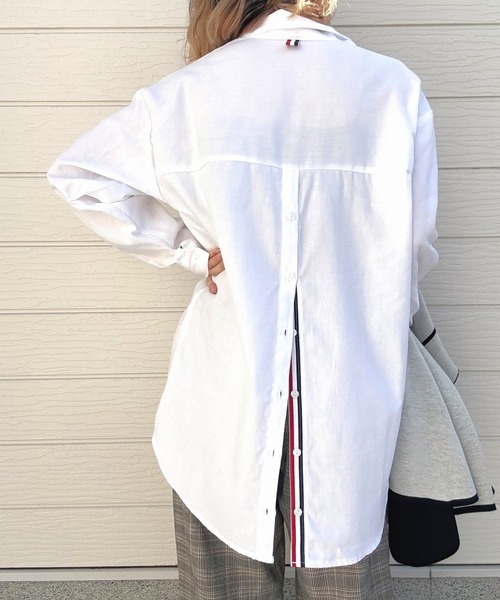 Q(キュー)の「トリコロールスリットシャツ(シャツ/ブラウス・レディース・ホワイト/オフホワイト・MEDIUM)」の12枚目の写真