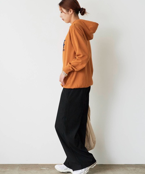 CALEE(キャリー)の「CALEE/キャリー O/E LOGO PULLOVER HD フロッキープリント フーディー(パーカー・メンズ・マスタード/チャコール・M/L/XL)」の6枚目の写真