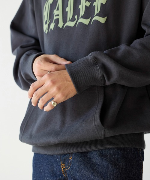 CALEE(キャリー)の「CALEE/キャリー O/E LOGO PULLOVER HD フロッキープリント フーディー(パーカー・メンズ・マスタード/チャコール・M/L/XL)」の16枚目の写真