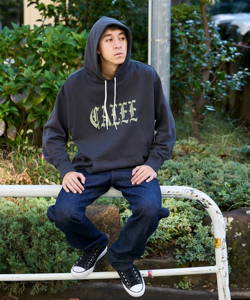 CALEE(キャリー)の「CALEE/キャリー O/E LOGO PULLOVER HD フロッキープリント フーディー(パーカー・メンズ・マスタード/チャコール・M/L/XL)」の20枚目の写真