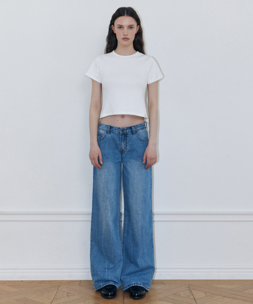 LADY VOLUME(レディーボリューム)の「ミッドライズワイドレッグジーンズ (BLUE)(デニムパンツ・レディース・その他・SMALL/MEDIUM/LARGE)」の2枚目の写真