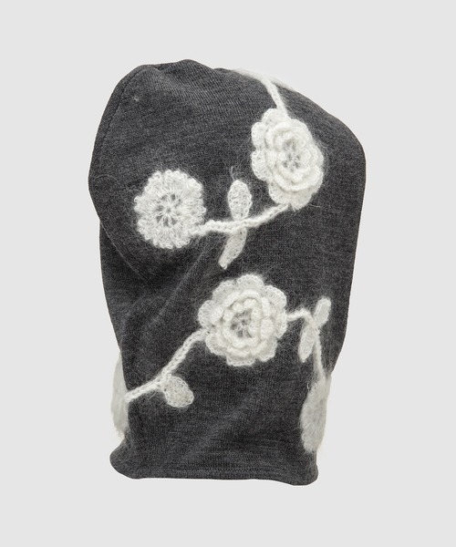 GANNI（ガニー）の「Bonnet Crochet Flowers（ニットキャップ/ビーニー・レディース・その他・ONE SIZE）」の2枚目の写真
