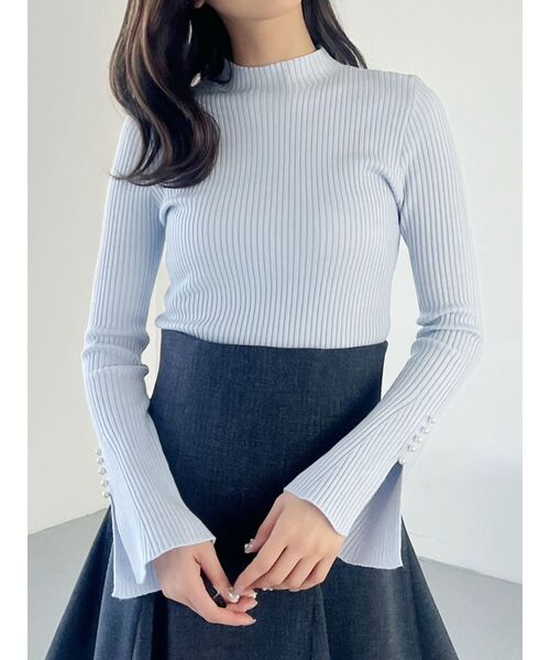 MERCURYDUO（マーキュリーデュオ）の「【追加生産】フレアスリーブハイネックリブニット（ニット/セーター・レディース・ライトブルー/チャコールグレー/ブラック/ベージュ/オフホワイト・FREE）」の5枚目の写真