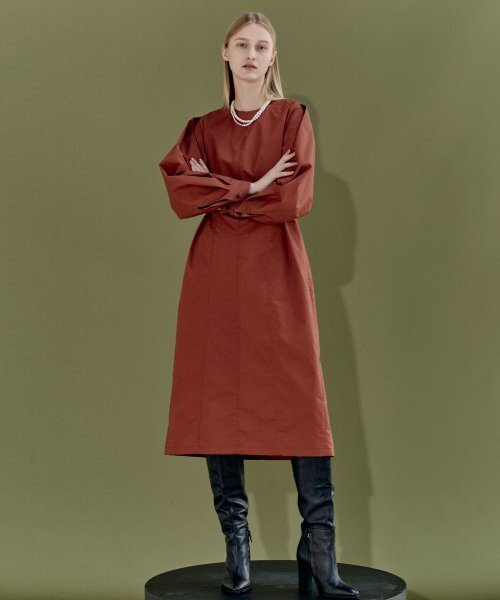 EN OR(エンオール)の「VOLUME SLEEVE TUCK DRESS - ORANGE(ワンピース・レディース・その他・SMALL/MEDIUM)」の4枚目の写真