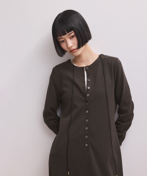 ADAM ET ROPE'（アダムエロペ）の「【WEB限定】マルチWAYヘンリーネックワンピース（ワンピース・レディース・ダークブラウン/ネイビー/ブラック・M/S）」の18枚目の写真