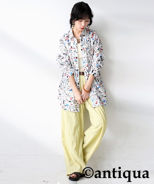 antiqua(アンティカ)の「街柄 プリント シャツ(シャツ/ブラウス・レディース・ホワイト・ONESIZE)」の2枚目の写真