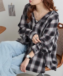 MONO-MART（モノマート）の「【anyway.シリーズ】UV チェック エアリー フード シャツ（シャツ/ブラウス）」