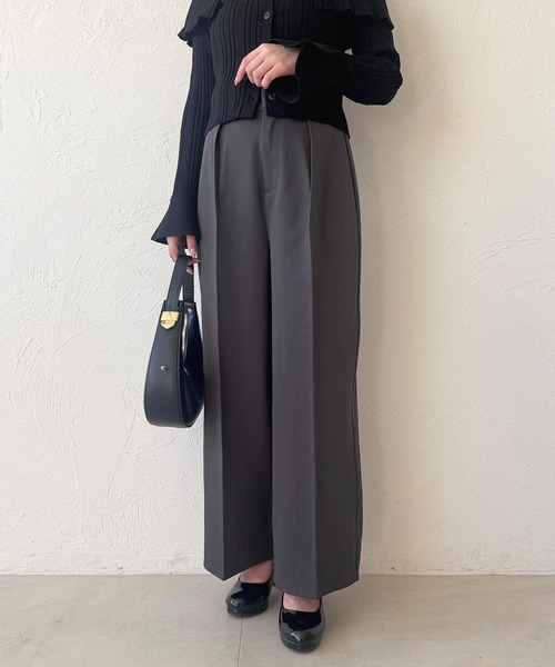 apres jour（アプレジュール）の「タックストレートスラックス（スラックス・レディース・ブラウン系その他/ブラック/グレー・フリー/X-LARGE）」の2枚目の写真