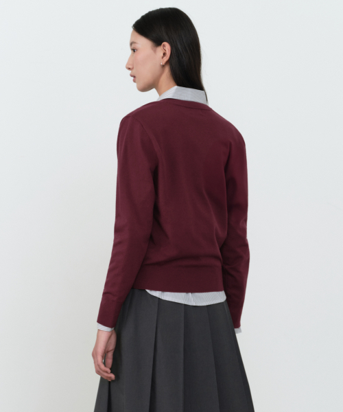 MUSINSA STANDARD WOMAN（ムシンサスタンダードウーマン）の「ウィメンズエッセンシャルVネックニット[バーガンディ]（ニット/セーター・レディース・その他・X-SMALL/SMALL/MEDIUM/LARGE）」の3枚目の写真