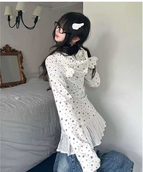 AsRiRe(アスリレイ)の「バックウィング風 フード付きトップス(Tシャツ/カットソー・レディース・ホワイト・M)」の1枚目の写真