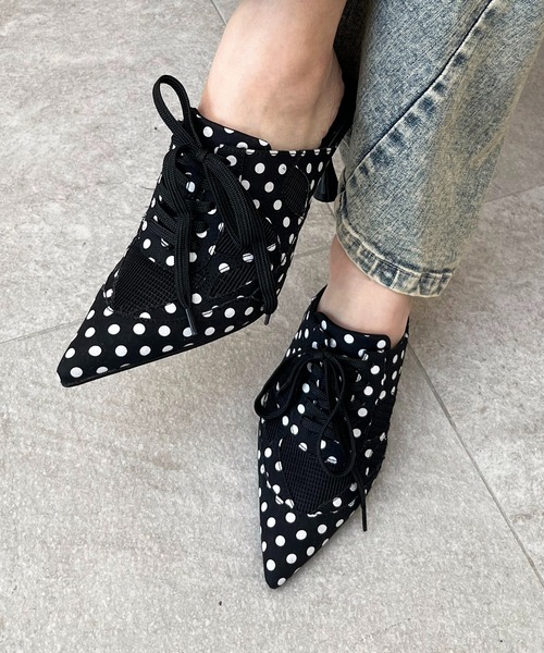 SPIRALGIRL（スパイラルガール）の「ポインテッドスニーカーミュール（パンプス・レディース・シルバー/カーキ系/ドット・MEDIUM/LARGE）」の3枚目の写真