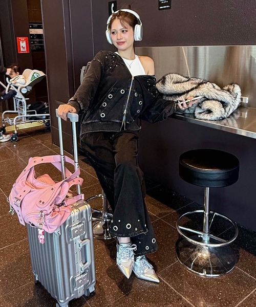 SPIRALGIRL（スパイラルガール）の「ポインテッドスニーカーミュール（パンプス・レディース・シルバー/カーキ系/ドット・MEDIUM/LARGE）」の9枚目の写真