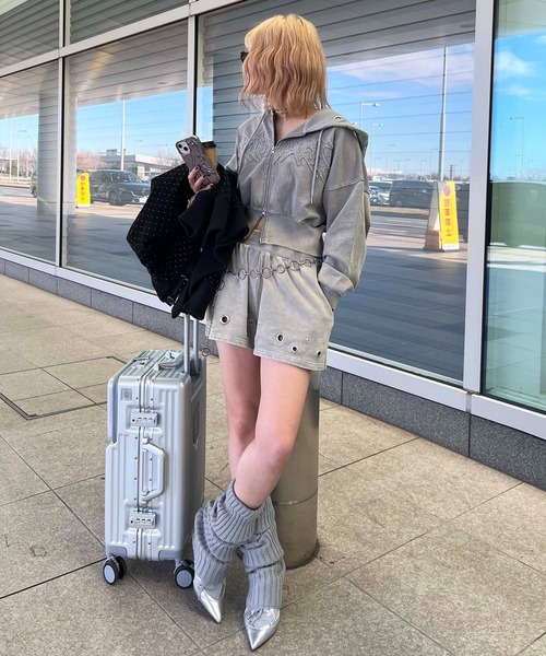 SPIRALGIRL（スパイラルガール）の「ポインテッドスニーカーミュール（パンプス・レディース・シルバー/カーキ系/ドット・MEDIUM/LARGE）」の10枚目の写真