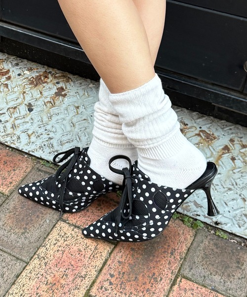 SPIRALGIRL（スパイラルガール）の「ポインテッドスニーカーミュール（パンプス・レディース・シルバー/カーキ系/ドット・MEDIUM/LARGE）」の21枚目の写真