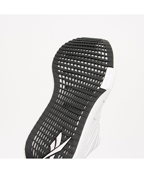 Reebok(リーボック)の「フロートジグ トレッド / FLOATZIG TREAD(スニーカー・レディース・ホワイト/ブラック・22.0cm/26.0cm/25.5cm/25.0cm/24.0cm/24.5cm/23.5cm/23.0cm/22.5cm)」の5枚目の写真