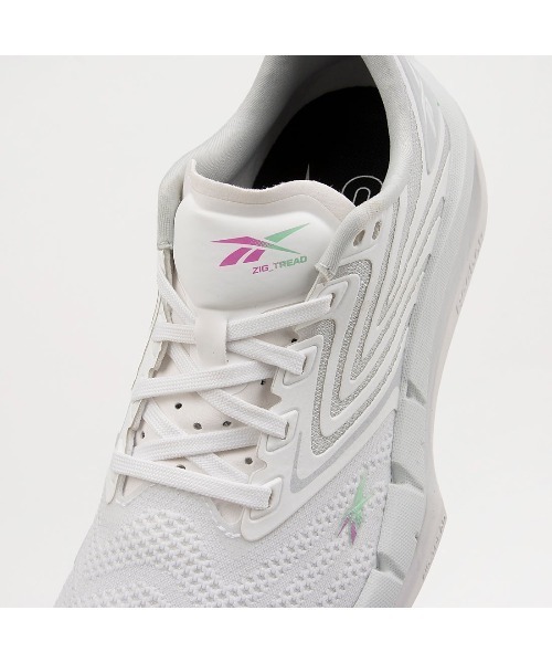 Reebok(リーボック)の「フロートジグ トレッド / FLOATZIG TREAD(スニーカー・レディース・ホワイト/ブラック・22.0cm/26.0cm/25.5cm/25.0cm/24.0cm/24.5cm/23.5cm/23.0cm/22.5cm)」の7枚目の写真