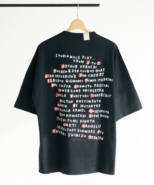 bonjour records(ボンジュールレコーズ)の「STUDIO MULE/スタジオ・ミュール N.HOOLYWOOD&Stefan Marx S/S Tee "STUDIO MULE PLAY FROM A TO Z"(Tシャツ/カットソー・レディース・ホワイト/ブラック・XL/M/L)」の2枚目の写真