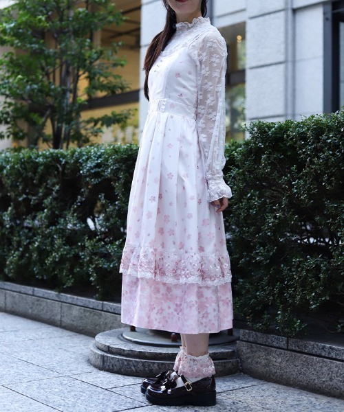 axes femme（アクシーズファム）の「桜レース×桜柄キャミワンピース