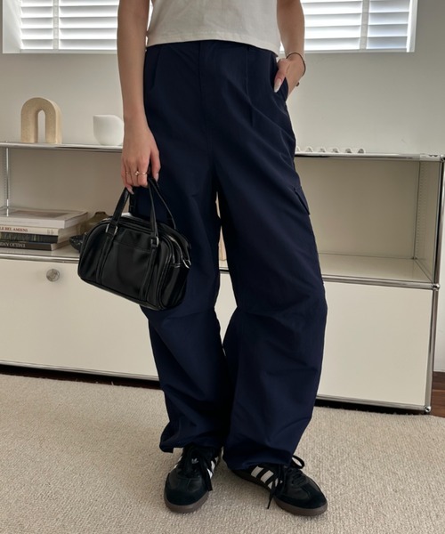 umune(ウムネ)の「カーゴパンツ パラシュートパンツ ナイロン イージーパンツ ワークパンツ ボトムス ストリート スポーティー カジュアル 秋 冬(カーゴパンツ・レディース・ベージュ/ネイビー/ブラウン・FREE)」の4枚目の写真