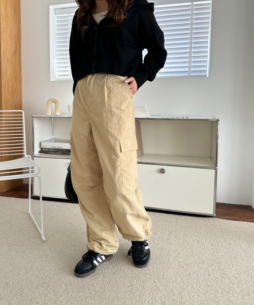 umune(ウムネ)の「カーゴパンツ パラシュートパンツ ナイロン イージーパンツ ワークパンツ ボトムス ストリート スポーティー カジュアル 秋 冬(カーゴパンツ・レディース・ベージュ/ネイビー/ブラウン・FREE)」の13枚目の写真