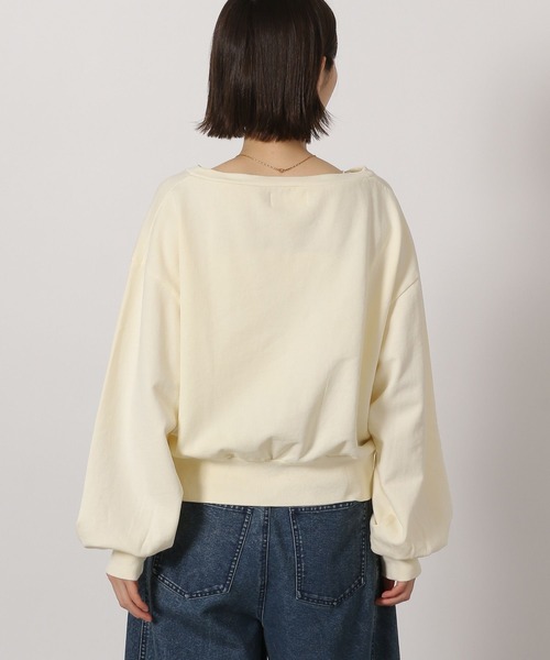 LAKOLE（ラコレ）の「ワンショル刺繍ロゴスウェット / 658035（スウェット・レディース・アイボリー/ピンク/チャコール・FREE）」の14枚目の写真