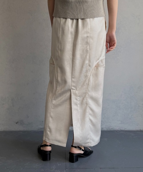 &g'aime(アンジェム)の「【&g'aime 】サイドスリットサテンスカート Side Slit Satin Skirt(スカート・レディース・アイボリー/ブラック・FREE)」の6枚目の写真