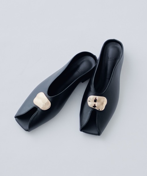 Lui's(ルイス)の「ポインテッドトゥカットアウトパンプス(パンプス・レディース・ブラック・LARGE/MEDIUM)」の1枚目の写真