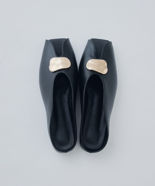 Lui's(ルイス)の「ポインテッドトゥカットアウトパンプス(パンプス・レディース・ブラック・LARGE/MEDIUM)」の3枚目の写真