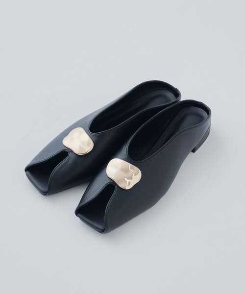 Lui's(ルイス)の「ポインテッドトゥカットアウトパンプス(パンプス・レディース・ブラック・LARGE/MEDIUM)」の9枚目の写真