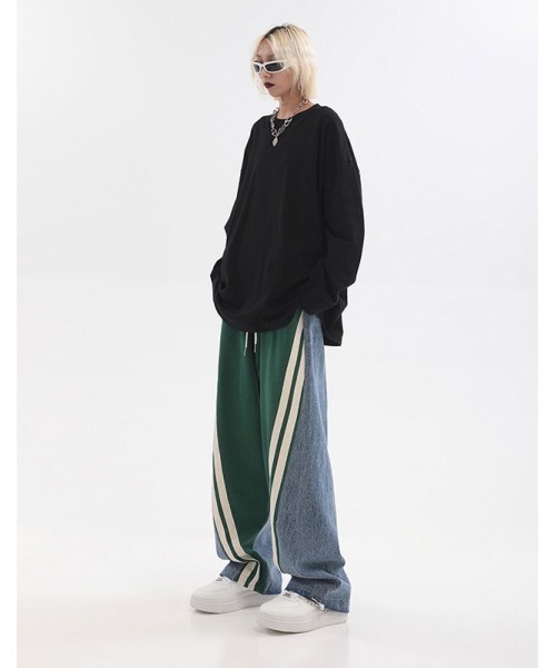 Lips(リップス)の「スウェット×デニムの異素材ドッキング!ストリート感あふれるワイドラインパンツ(スウェットパンツ・レディース・グリーン/ブラック・FREE)」の8枚目の写真