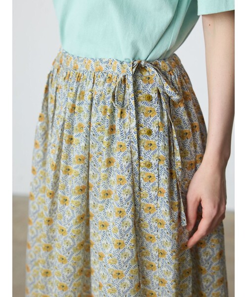 MidiUmi（ミディウミ）の「MidiUmi リバティプリントファーマーズスカート（スカート・レディース・ブルー/イエロー・FREE）」の13枚目の写真