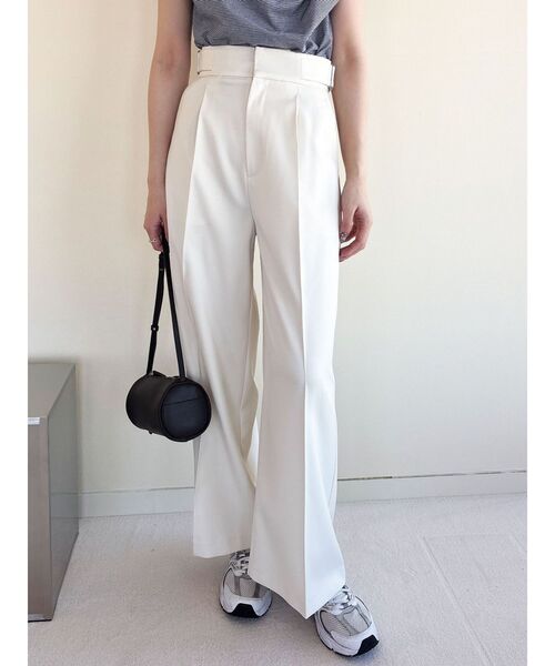 LAGUNAMOON（ラグナムーン）の「サイドベルトワイドパンツ（その他パンツ・レディース・アイボリー/チャコールグレー・MEDIUM/SMALL）」の11枚目の写真