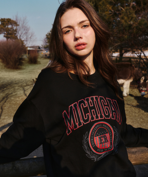 ERER（エルエル）の「Michigan Vintage Sweatshirt Black（スウェット・レディース・ブラック・2/1）」の3枚目の写真
