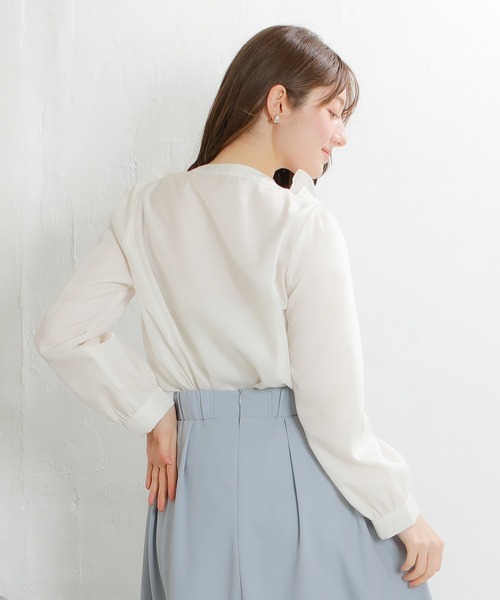 ASTORIA ODIER(アストリアオディール)の「ラメシアーフリルブラウス(シャツ/ブラウス・レディース・ホワイト/ピンク/サックスブルー/ピンクベージュ・MEDIUM)」の9枚目の写真