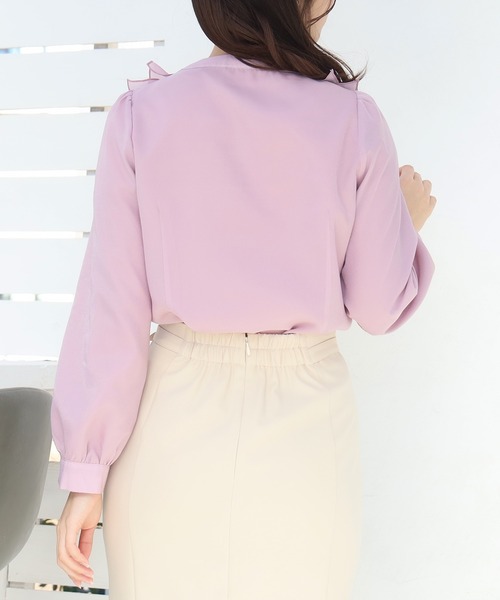 ASTORIA ODIER(アストリアオディール)の「ラメシアーフリルブラウス(シャツ/ブラウス・レディース・ホワイト/ピンク/サックスブルー/ピンクベージュ・MEDIUM)」の17枚目の写真