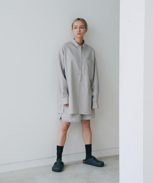 lit(リット)の「Stripe Piping Easy Short Pants(その他パンツ・レディース・チャコールグレー/グレイッシュベージュ・FREE)」の3枚目の写真