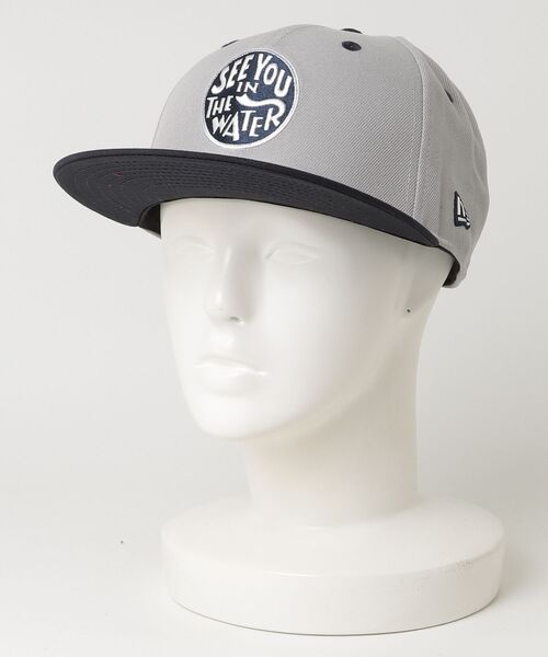 MAGIC NUMBER（マジック ナンバー）の「【MAGIC NUMBER】別注 MAGIC NUMBER × NEW ERA 9FIFTY SEE YOU IN THE WATER XV CAP マジックナンバー ニューエラ（キャップ・メンズ・グレー・FREE）」の8枚目の写真