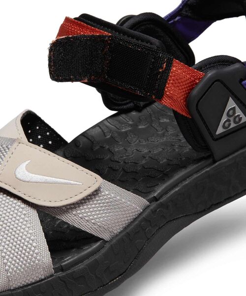 ACG（エィシージー）の「ACG エア デシューツ+ サンダル / ACG Air Deschutz+ Sandals DO8951-002 Light Iron Ore（サンダル・メンズ・グレー系その他・24/30/29/28/27/26/25）」の13枚目の写真