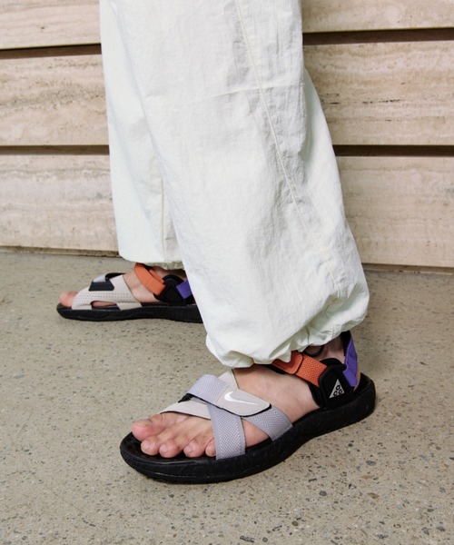 ACG(エィシージー)の「ACG エア デシューツ+ サンダル / ACG Air Deschutz+ Sandals DO8951-002 Light Iron Ore(サンダル・メンズ・グレー系その他・24/30/29/28/27/26/25)」の15枚目の写真