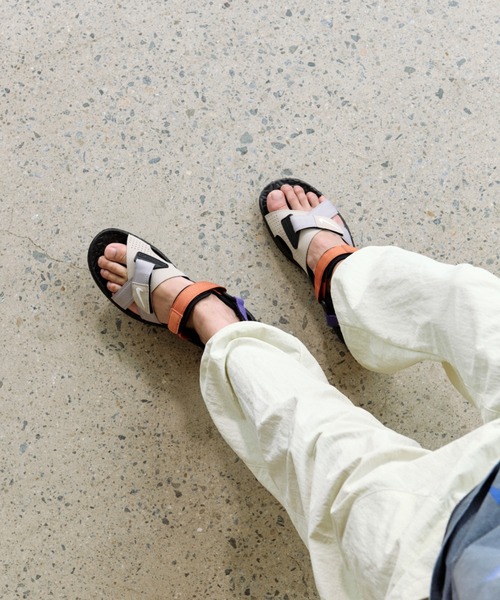 ACG(エィシージー)の「ACG エア デシューツ+ サンダル / ACG Air Deschutz+ Sandals DO8951-002 Light Iron Ore(サンダル・メンズ・グレー系その他・24/30/29/28/27/26/25)」の8枚目の写真