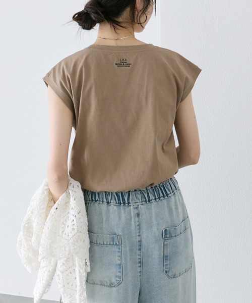 PUAL CE CIN(ピュアルセシン)の「汗ジミ防止加工ワンポイントロゴ刺繍フレンチスリーブTシャツ(Tシャツ/カットソー・レディース・スミクロ/ベージュ/オフホワイト・FREE)」の13枚目の写真