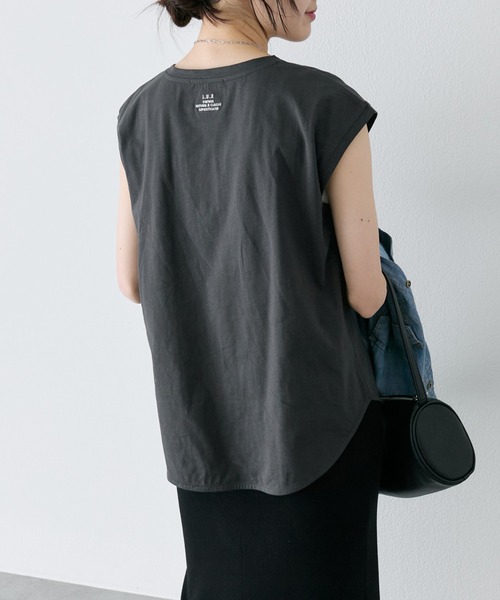 PUAL CE CIN(ピュアルセシン)の「汗ジミ防止加工ワンポイントロゴ刺繍フレンチスリーブTシャツ(Tシャツ/カットソー・レディース・スミクロ/ベージュ/オフホワイト・FREE)」の18枚目の写真