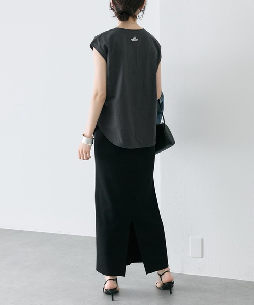 PUAL CE CIN(ピュアルセシン)の「汗ジミ防止加工ワンポイントロゴ刺繍フレンチスリーブTシャツ(Tシャツ/カットソー・レディース・スミクロ/ベージュ/オフホワイト・FREE)」の21枚目の写真