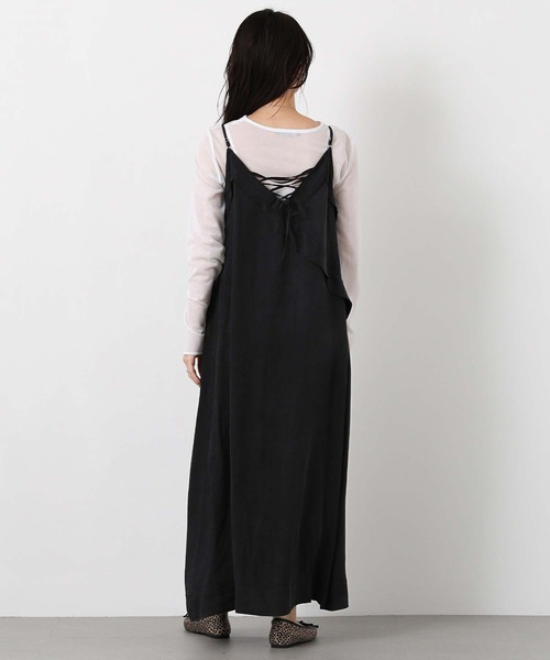 Gready Brilliant(グレディブリリアン)の「サテンVネックキャミワンピ(ワンピース・レディース・ブラック/ベージュ・38)」の5枚目の写真