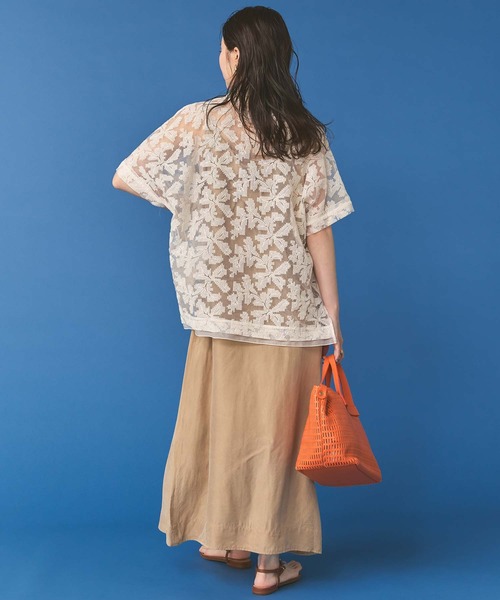 Gready Brilliant(グレディブリリアン)の「サテンVネックキャミワンピ(ワンピース・レディース・ブラック/ベージュ・38)」の14枚目の写真