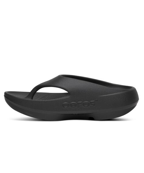 OOFOS(ウーフォス)の「OOFOS/ウーフォス /OORIGINAL+/ウーオリジナルプラス/リカバリーサンダル ユニセックス(サンダル・レディース・ブラック・27cm/26cm/25cm/24cm/23cm)」の5枚目の写真