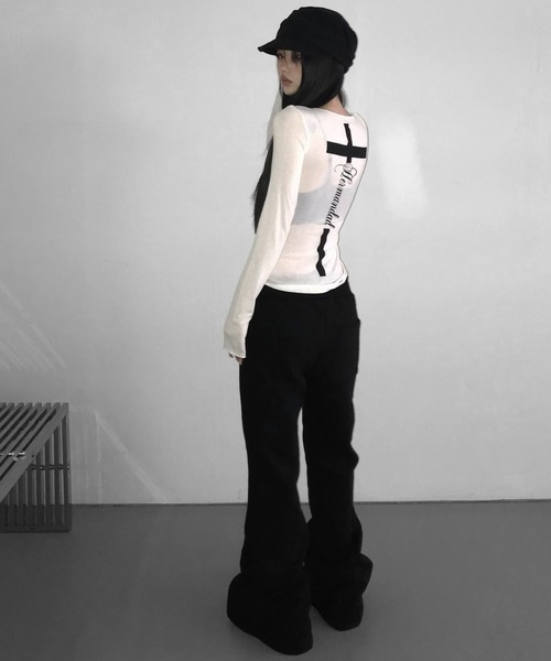 THEAIRTOWN(ジエアタウン)の「caffeine cross hole top(Tシャツ/カットソー・レディース・ネイビー/ブラック/ホワイト・FREE)」の15枚目の写真