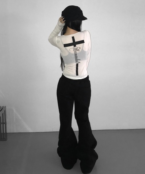 THEAIRTOWN(ジエアタウン)の「caffeine cross hole top(Tシャツ/カットソー・レディース・ネイビー/ブラック/ホワイト・FREE)」の16枚目の写真