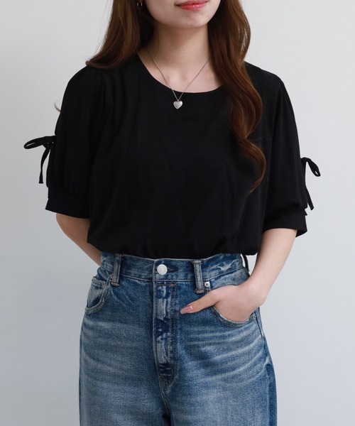 FUNALIVE(ファンアライブ)の「リボン付き袖ブラウス風カットソー 半袖(Tシャツ/カットソー・レディース・グレイッシュベージュ/ブラック/チャコールグレー/オフホワイト・LL~3L/4L~5L/M~L)」の7枚目の写真