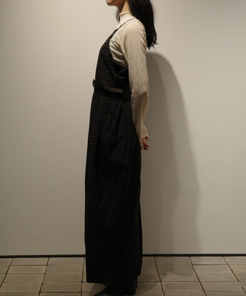 CLANE(クラネ)の「CLANE SIDE HOLE COCOON CAMI ONEPIECE(ワンピース・レディース・ブラック/オフホワイト・1/2)」の6枚目の写真